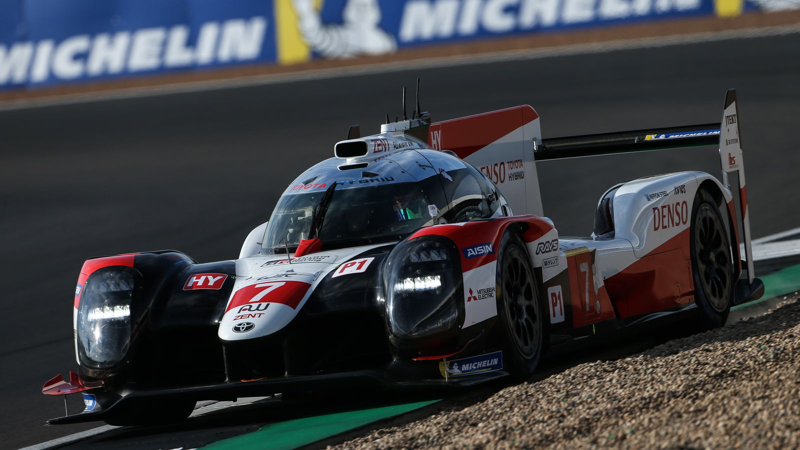 Toyota mengunci baris depan untuk pembuka Silverstone WEC