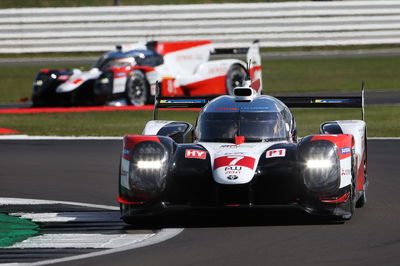 Toyota menyapu ke satu-dua dalam pembukaan Silverstone WEC