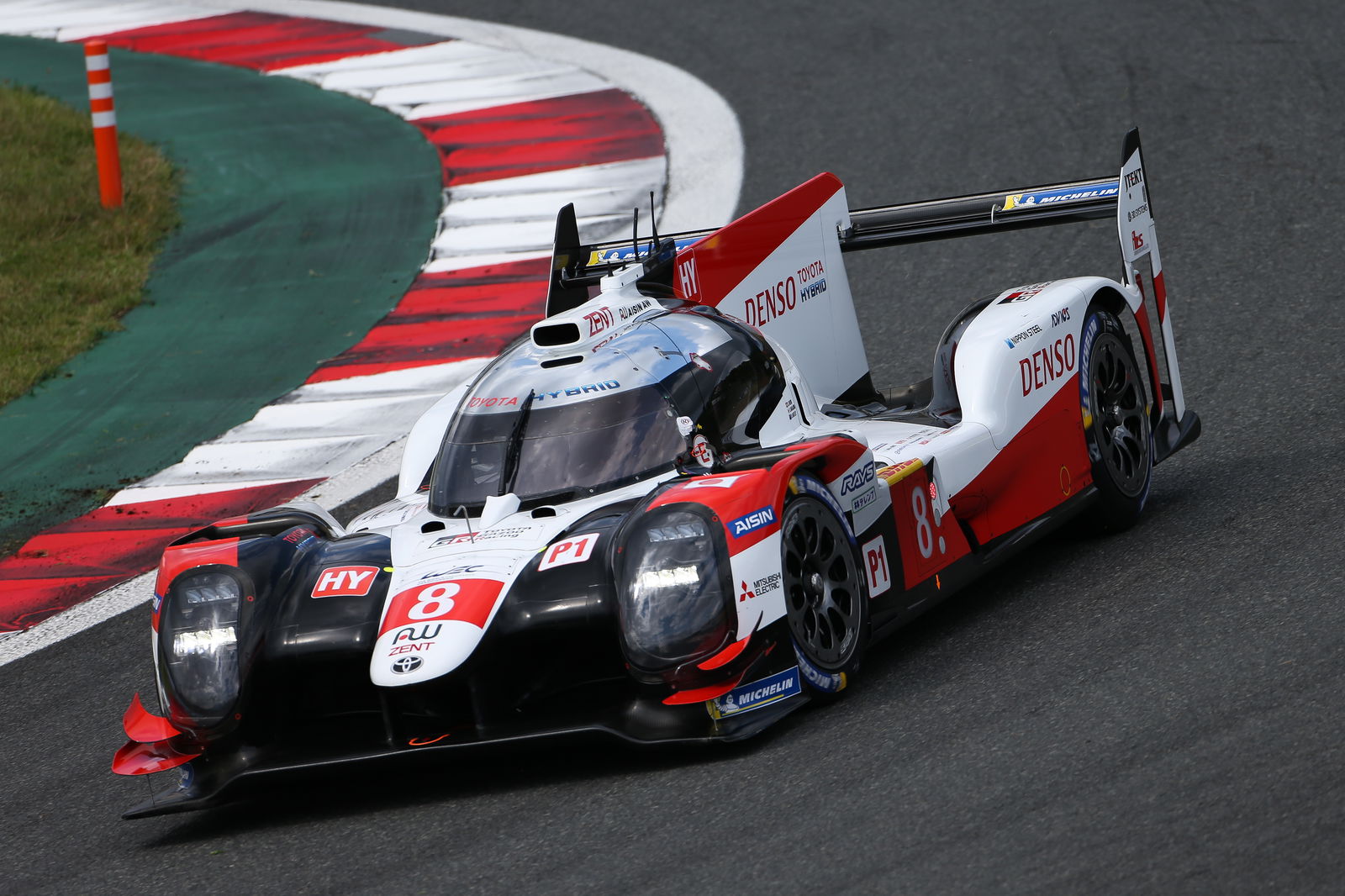 Hartley, Nakajima lead Toyota 1-2 in Fuji WEC qualifying