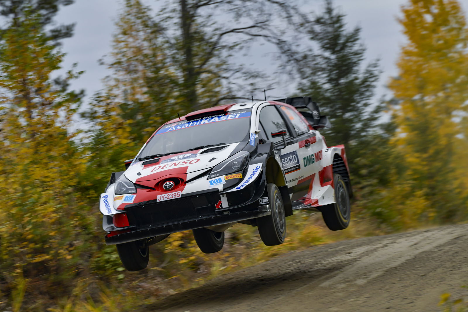 In-form Evans moves into the lead at Rally Finland