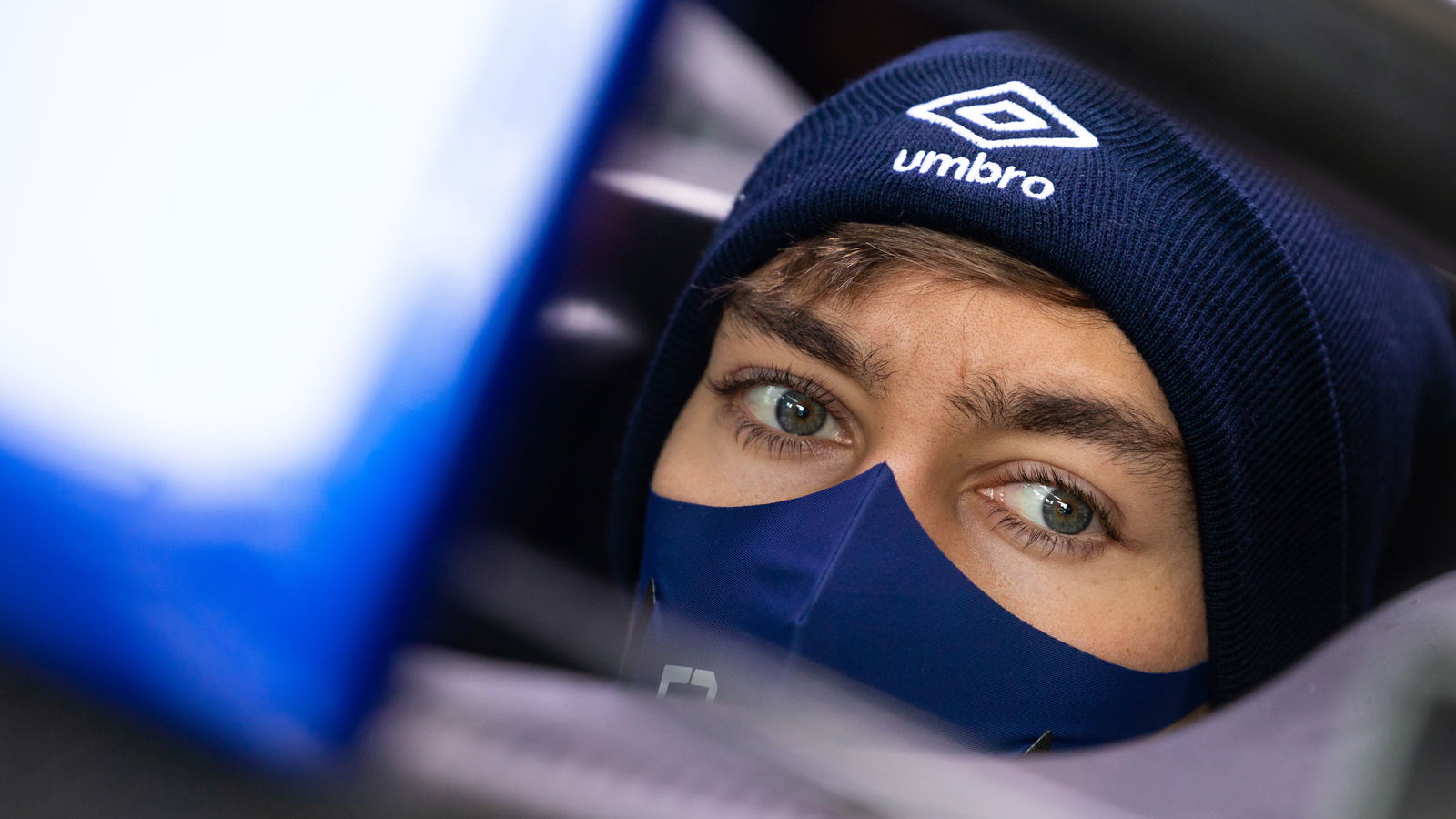 Russell dan Latifi merobohkan mobil F1 Williams 2021 di Silverstone