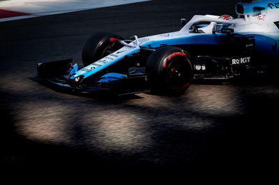 Williams FW43 mengaspal di Catalunya