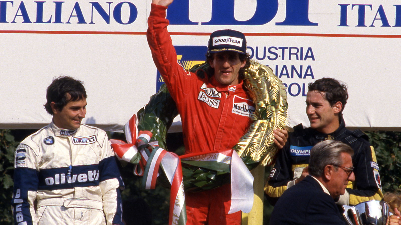 Wreaths and parade lap part of celebrations for F1 sprint race