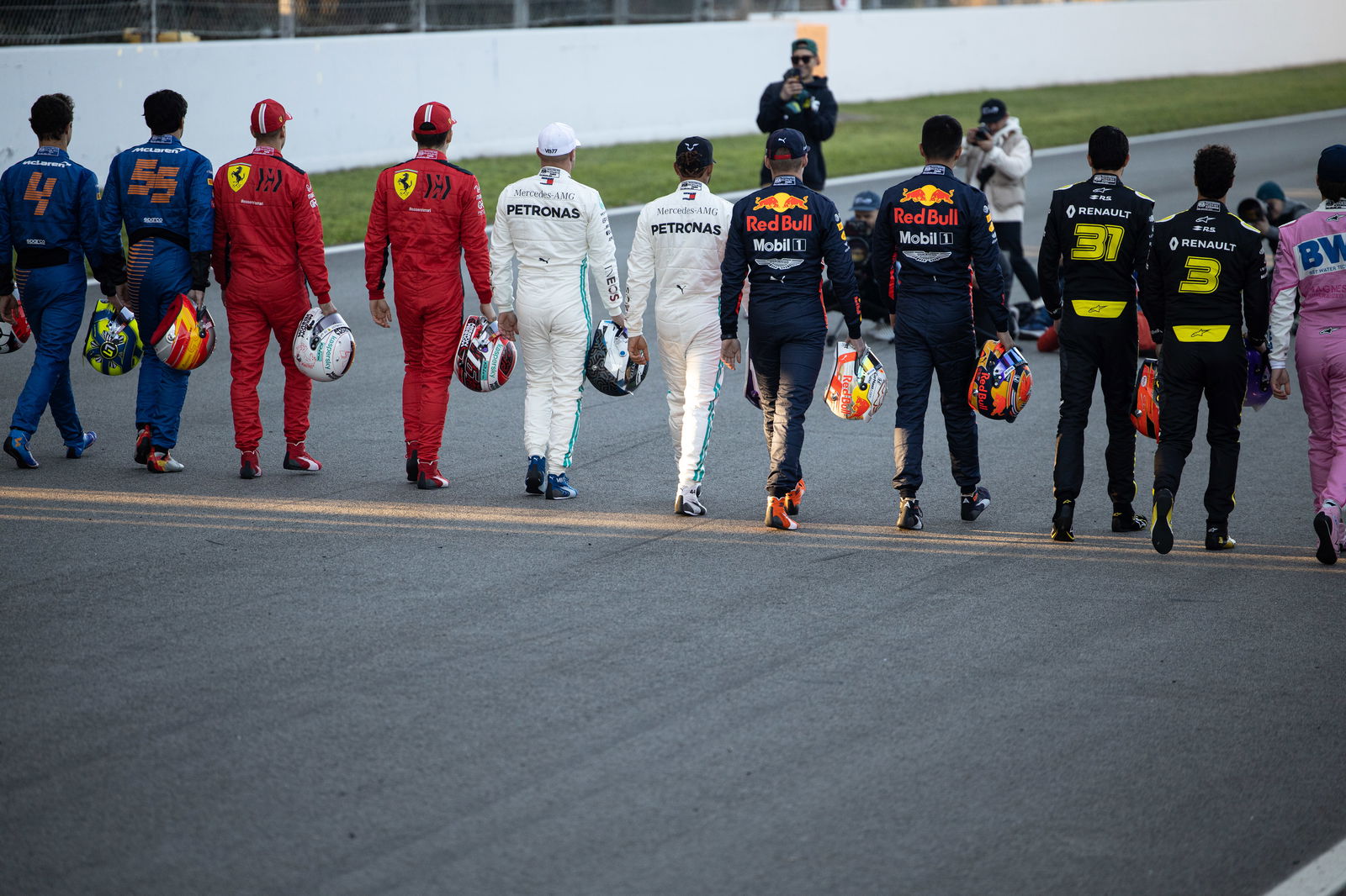 F1 drivers free to choose how to mark pre-race stance