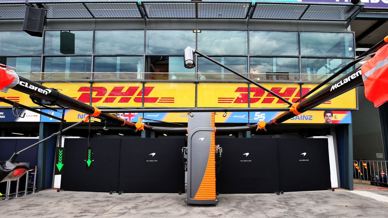 Semua kru McLaren F1 yang diuji negatif untuk COVID-19