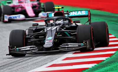 Valtteri Bottas menempel di tiang GP F1 Austria saat Ferrari berjuang keras