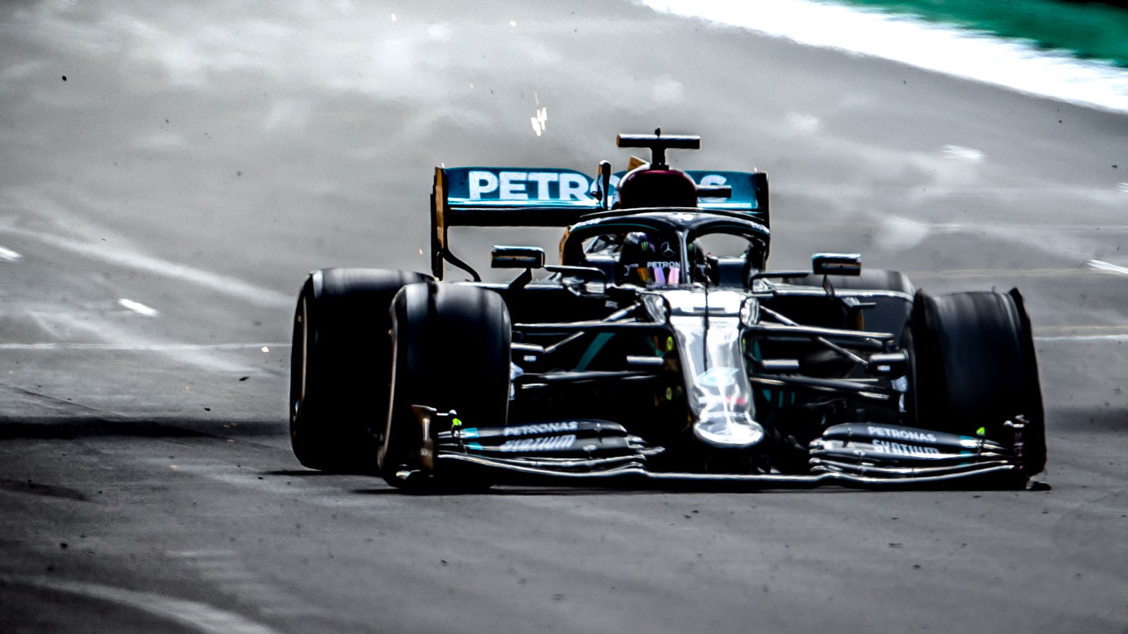 Bagaimana Lewis Hamilton mengendarainya untuk kemenangan F1 GP Inggris
