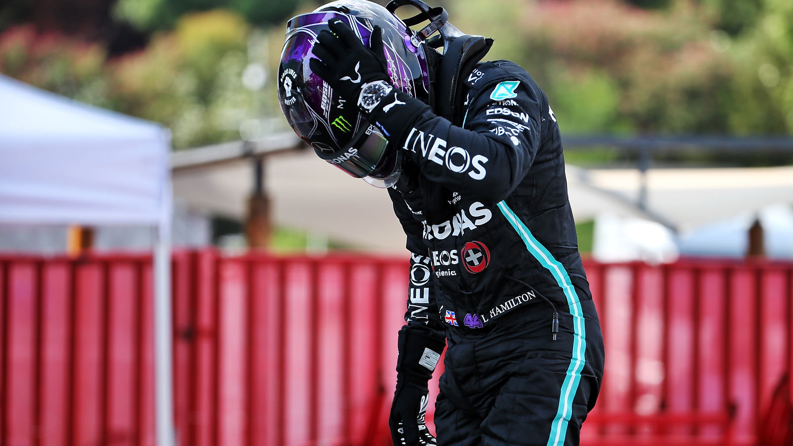 Hamilton goes lights-to-flag for dominant F1 Spanish GP win