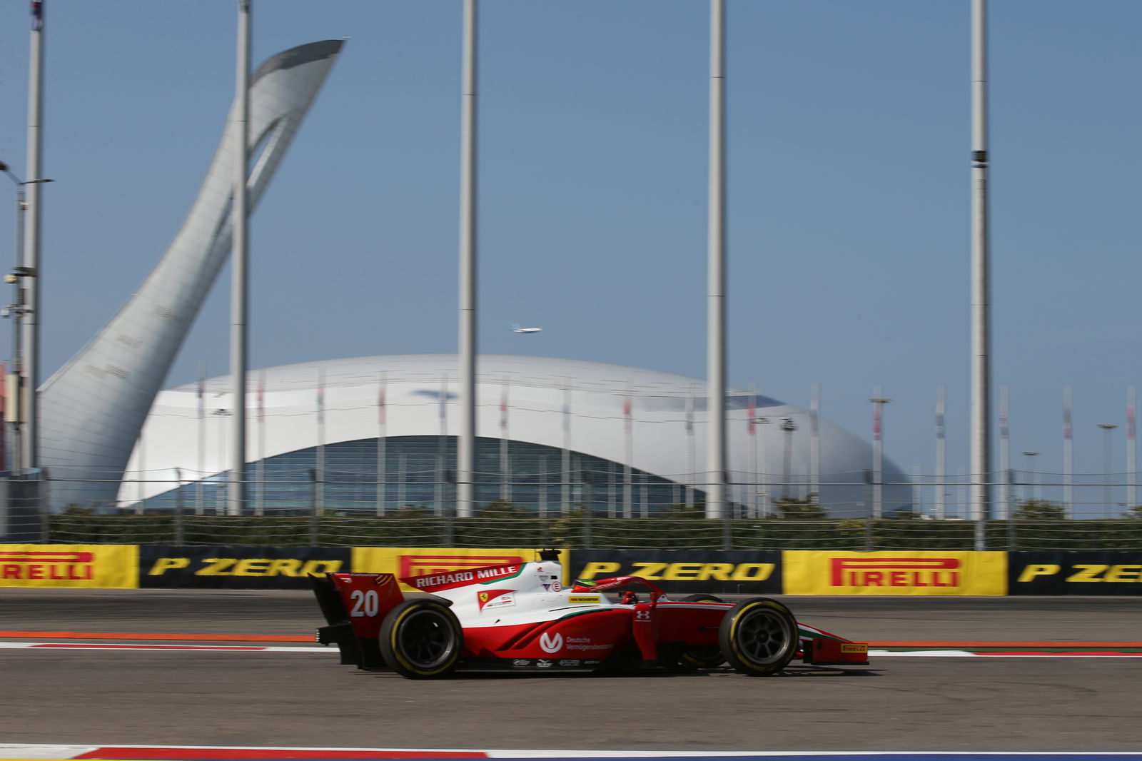 Hughes to make F2 debut in Sochi as Alesi replaces Matsushita