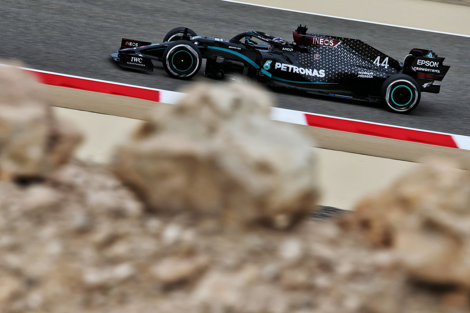 FOTO: Debut Mobil F1 2021 Ferrari dan Haas di Bahrain