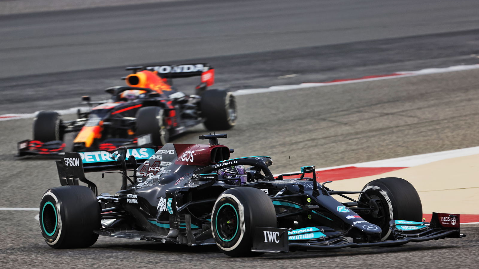 Teams expect F1 sprint race plan to go ahead after Bahrain talks