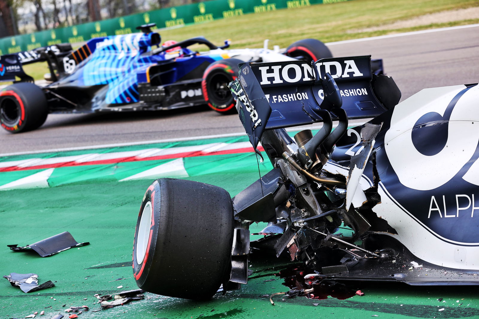 F1 GP Emilia Romagna: Hamilton Torehkan Pole ke-99 di Formula 1