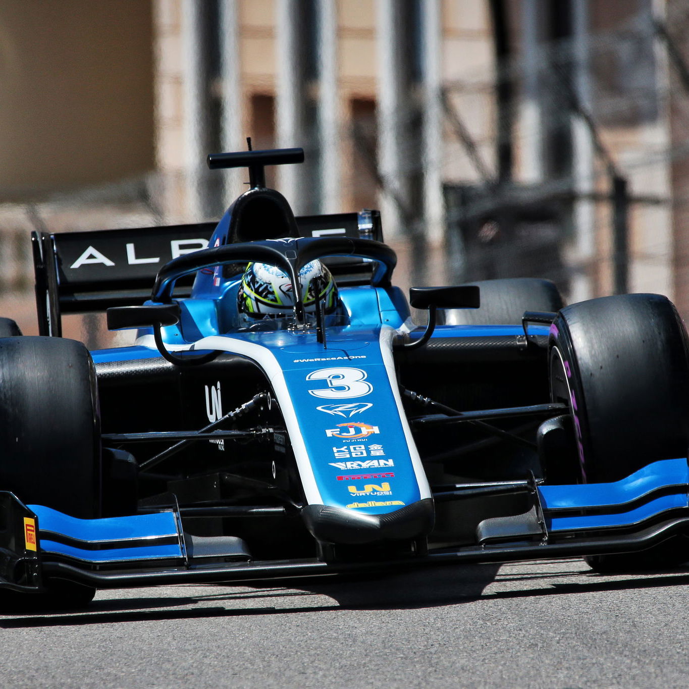 de Vries mengantongi tiang Monaco dari Ilott