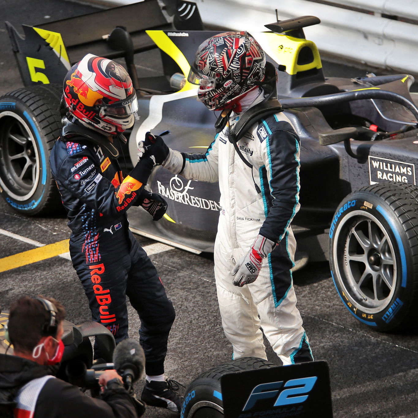 de Vries mengantongi tiang Monaco dari Ilott