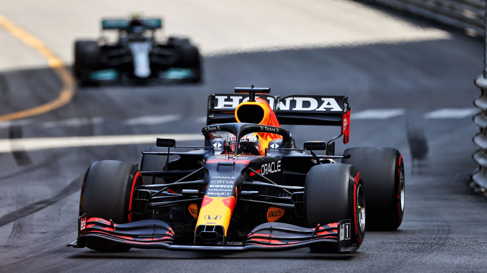 Mercedes Ajukan Protes untuk Flexi-Wing Red Bull di Baku