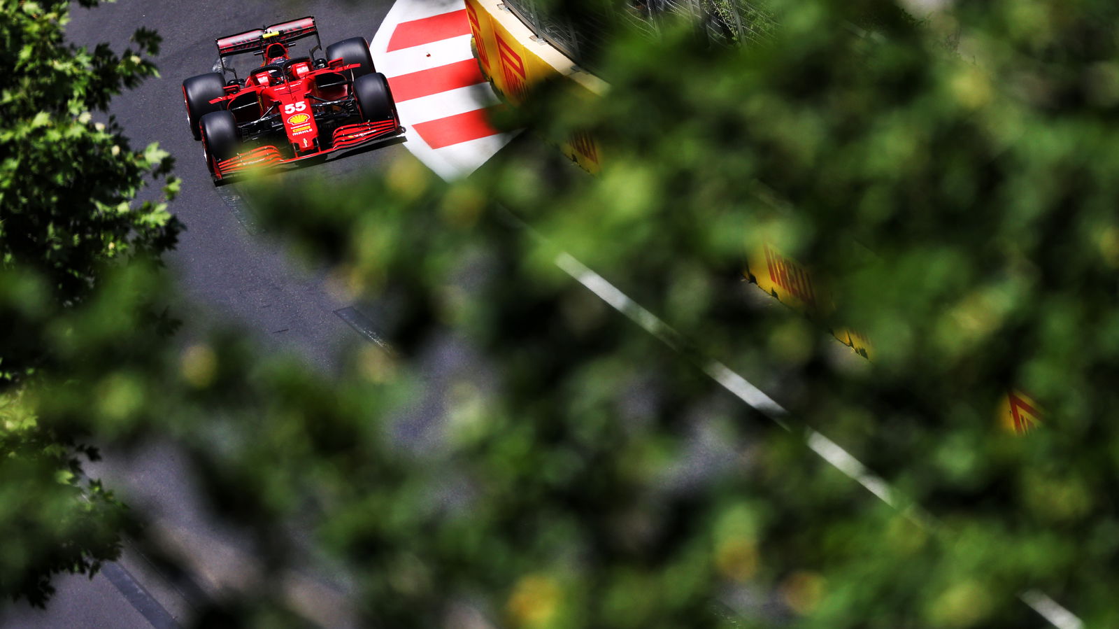 F1 GP Azerbaijan: Hasil Free Practice 2 dari Jalanan Baku