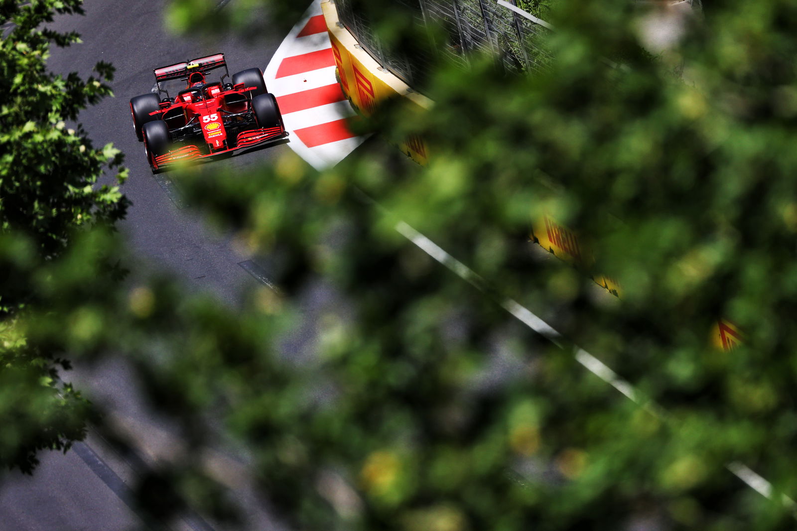 F1 GP Azerbaijan: Perez Ungguli Verstappen, Mercedes Kesulitan