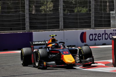 F2 Azerbaijan: Vips Menangi Sprint Race 2 yang Kacau