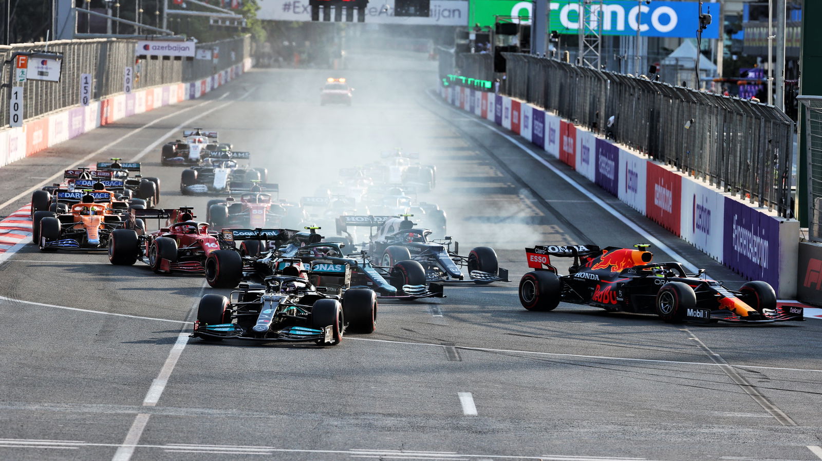 Verstappen recalls Hamilton’s Baku blunder: ‘The phone was like buzzing…’