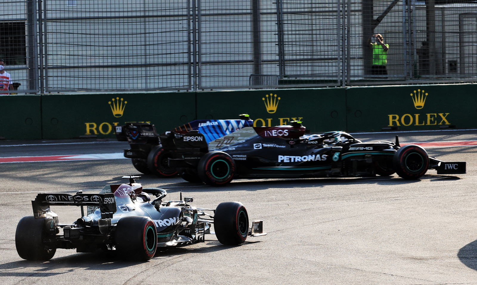 F1 GP Azerbaijan: FIA Jelaskan Alasan Restart 2 Lap Terakhir