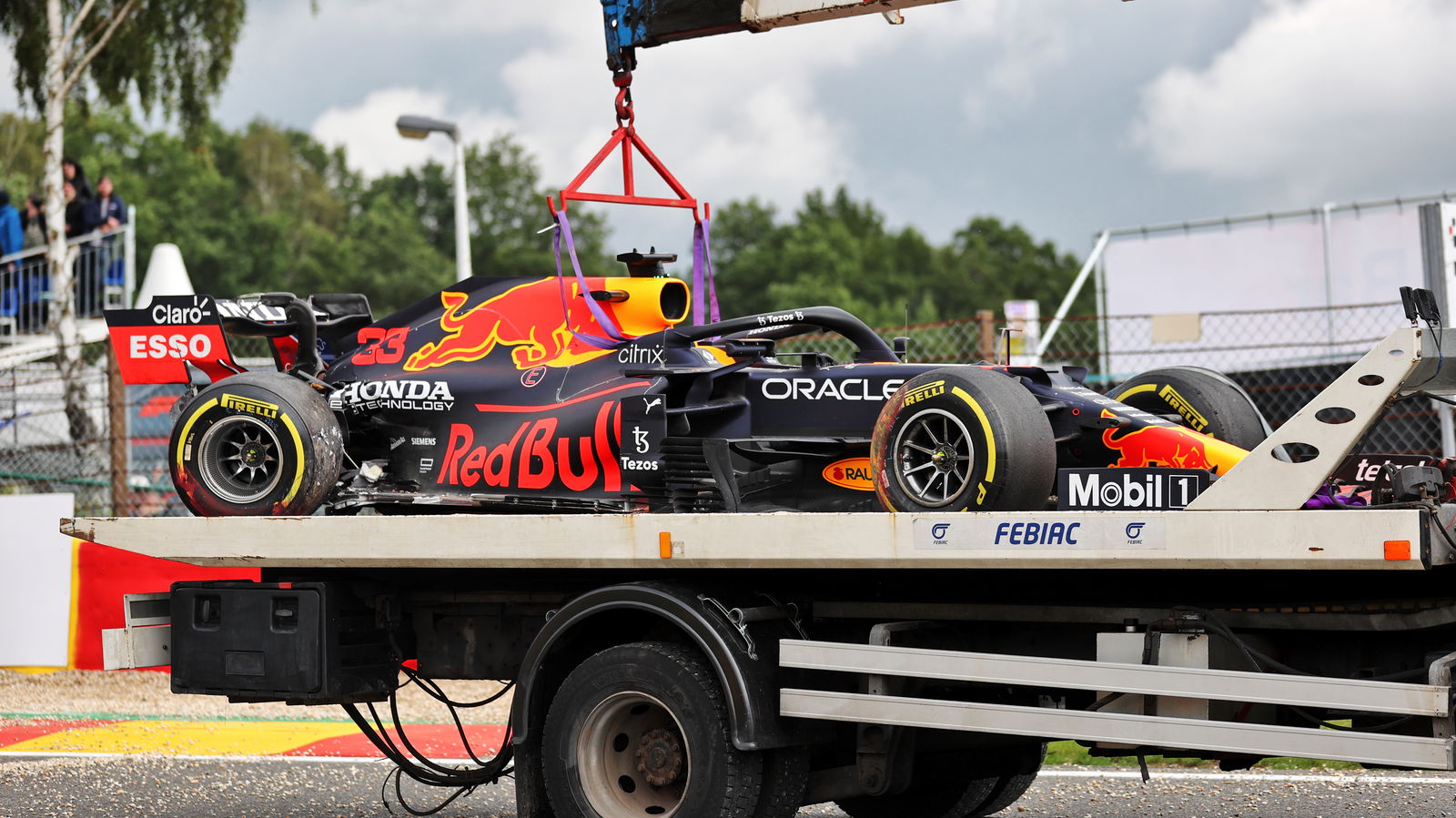 Verstappen tops F1 Belgian GP second practice then crashes