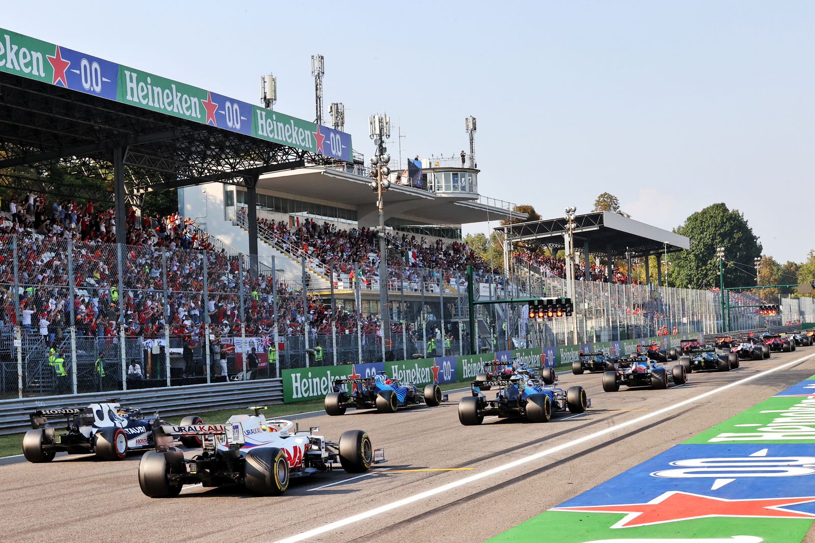 'I'm Back': Hamilton Sudahi Keheningan Media Sosial