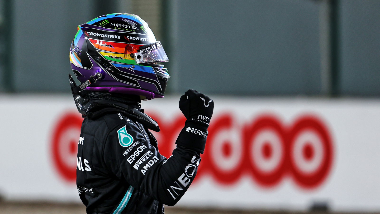 Hamilton beats Verstappen to pole for F1 Qatar GP 