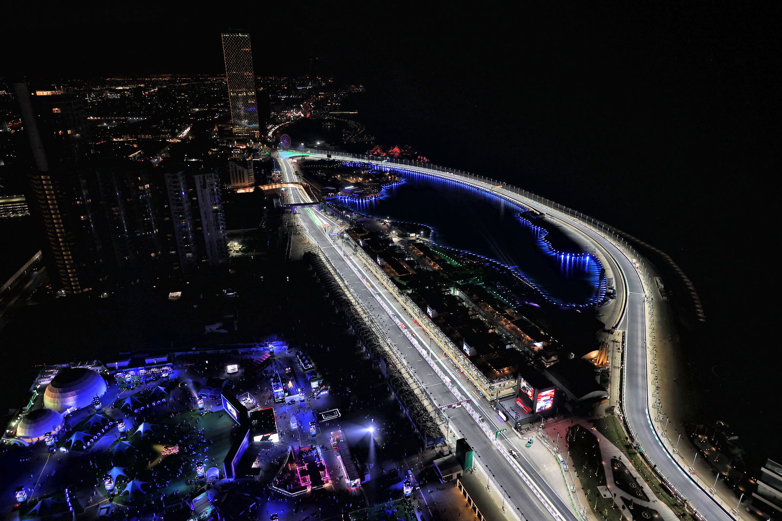 F1 GP Arab Saudi: Hamilton Tercepat, Kecelakaan Leclerc Hentikan FP2