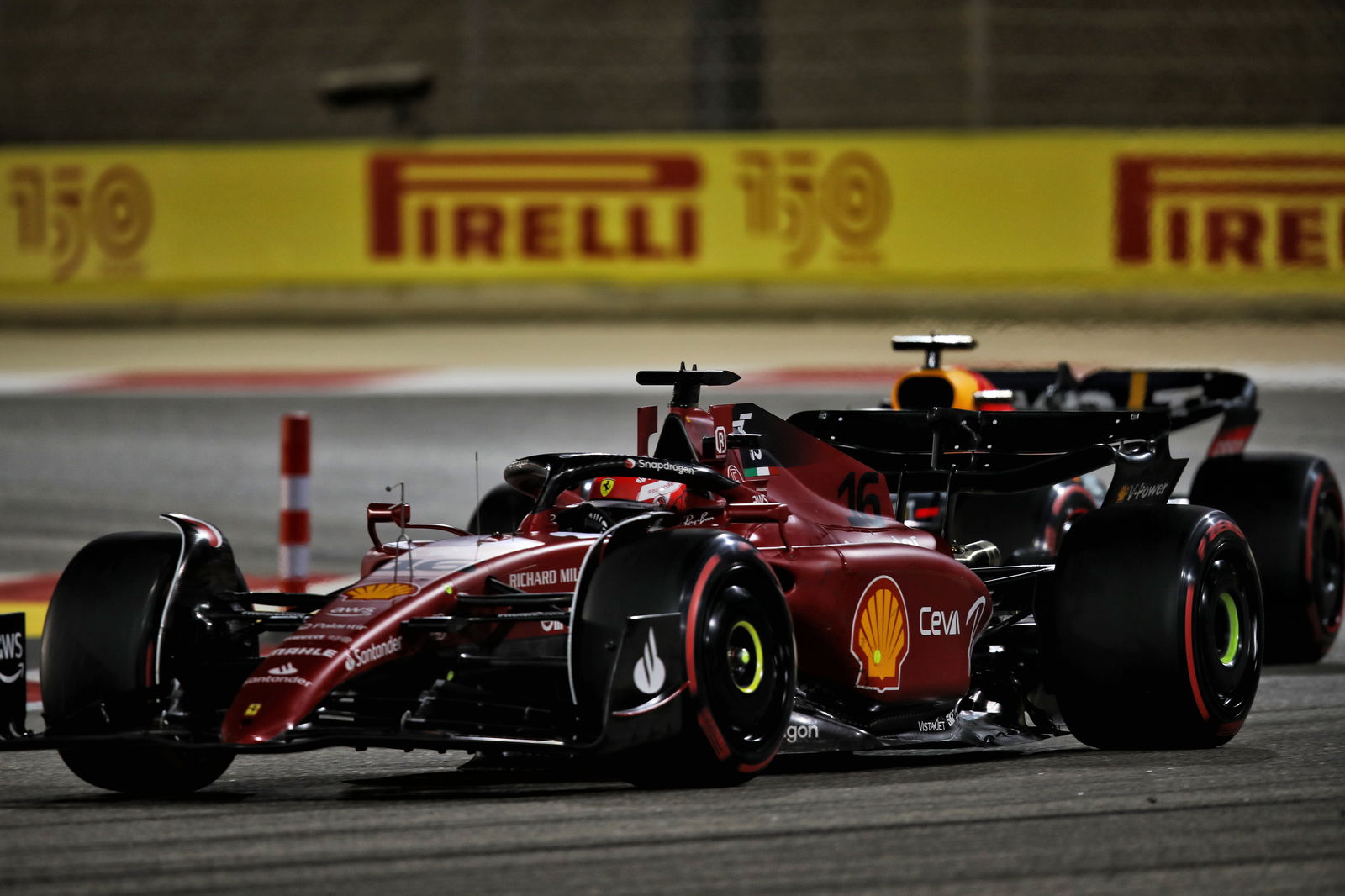 Bertarung Melawan Verstappen, Leclerc Coba Bermain Cerdas