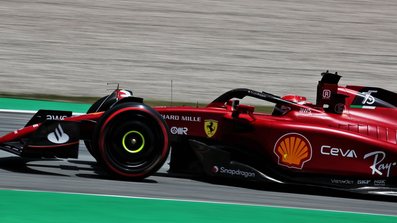  Leclerc edges Verstappen in final practice, Merc in the hunt
