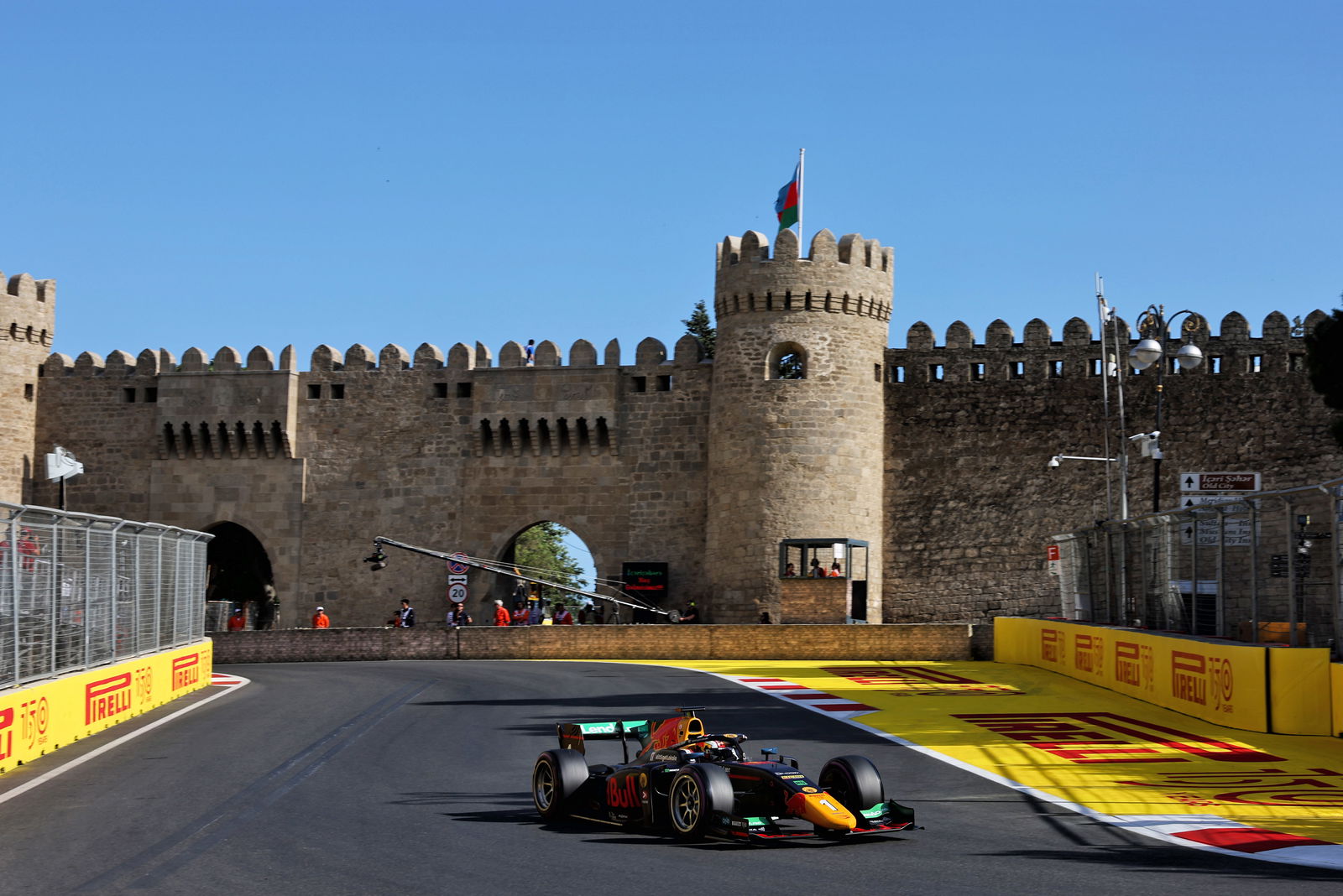 F2 Azerbaijan: Hasil Sprint Race dari Baku Street Circuit