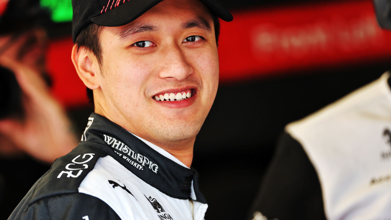 Zhou to remain with Alfa Romeo for F1 2023 season 