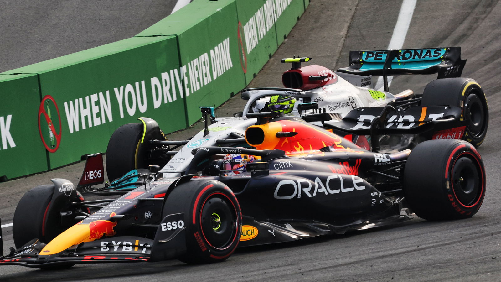 Hamilton ‘dying’ to fight Verstappen “but the day hasn’t come yet”