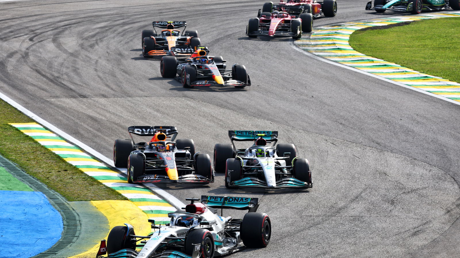 Laporan Akhir Musim F1 2022: Tahun Dominasi Verstappen