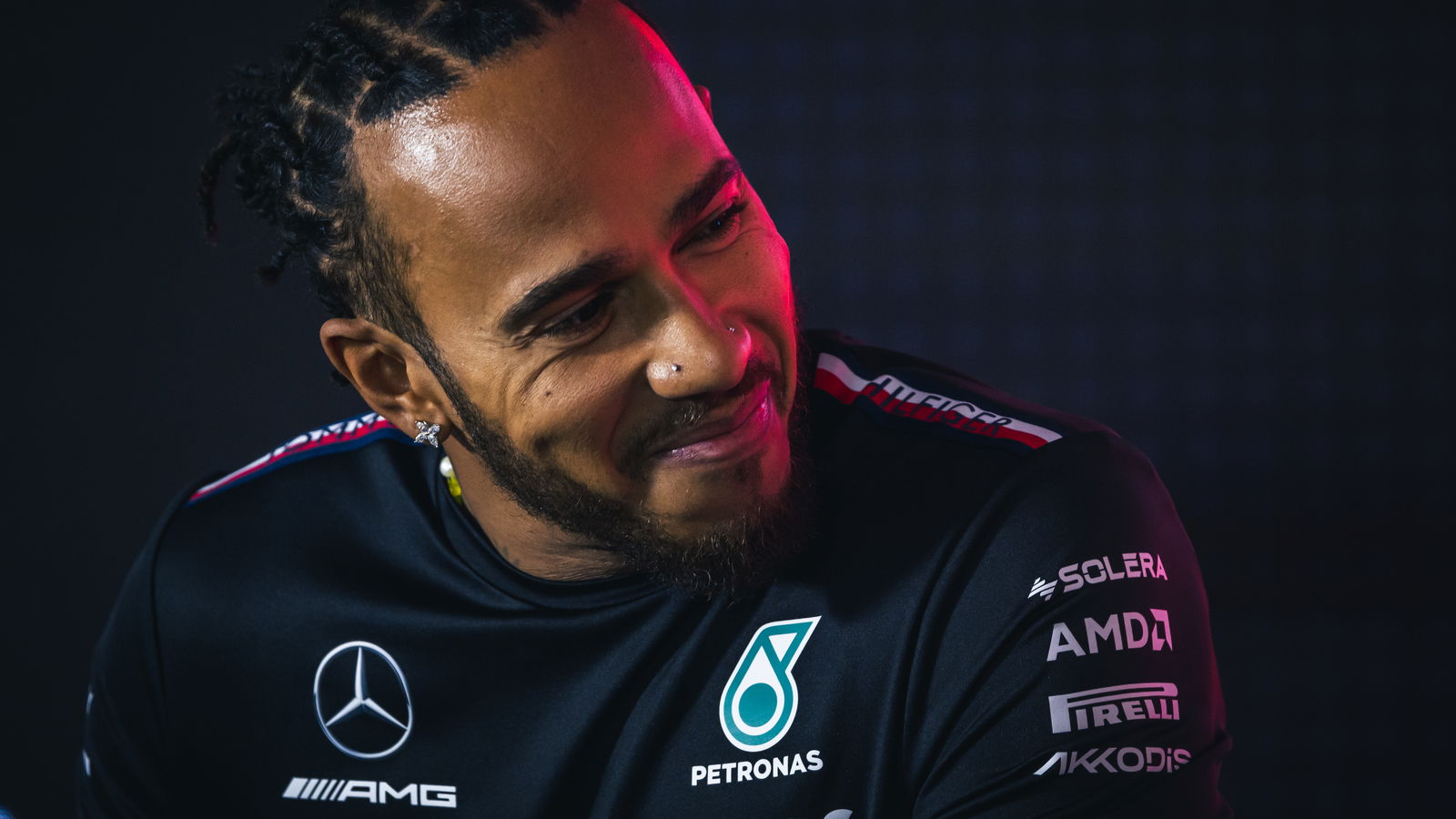 Hamilton Dipuji Karena Mampu Bersaing dengan Generasi Muda