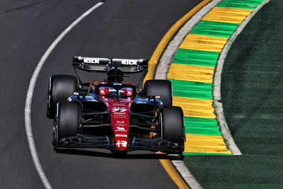 Verstappen heads Hamilton as GPS issue curtails FP1 in Australia