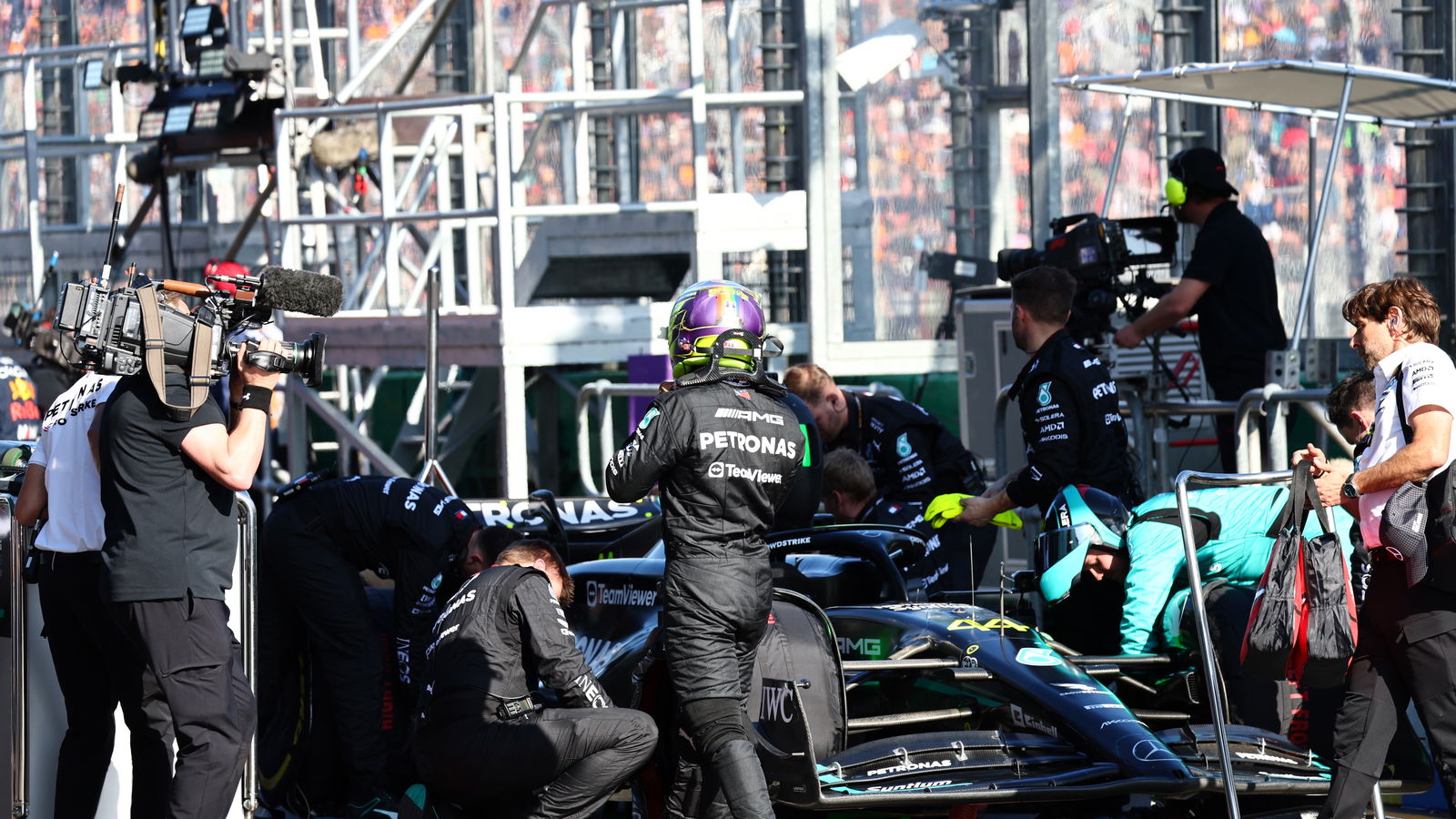 F1 GP Australia Dihentikan Lagi setelah Magnussen Hilang Kendali