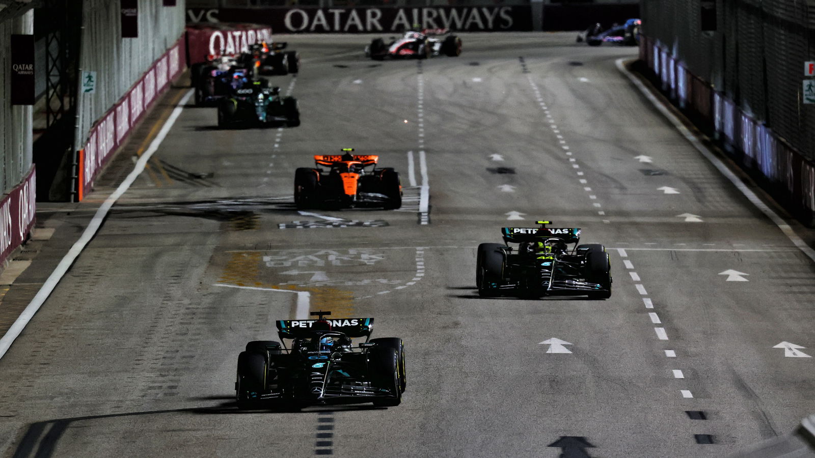 Mengacu ke Data, Mercedes Seharusnya Finis 1-2 di Singapura
