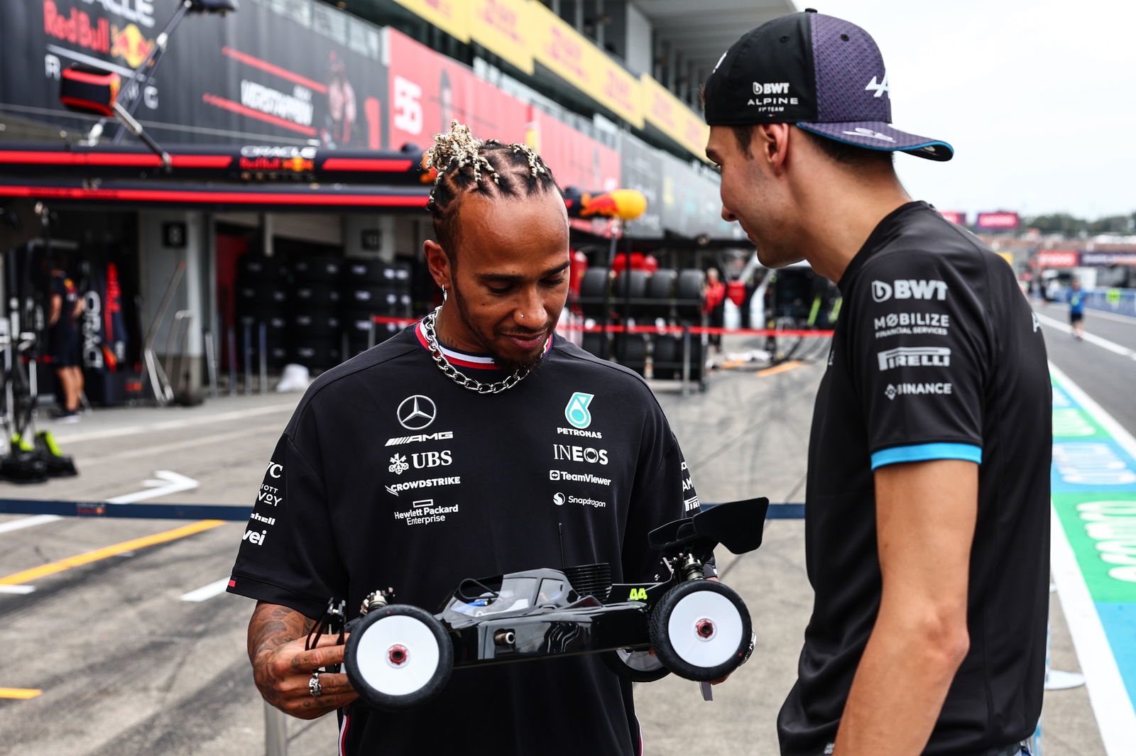 Norris declares McLaren have the “strongest” line-up after Piastri extension