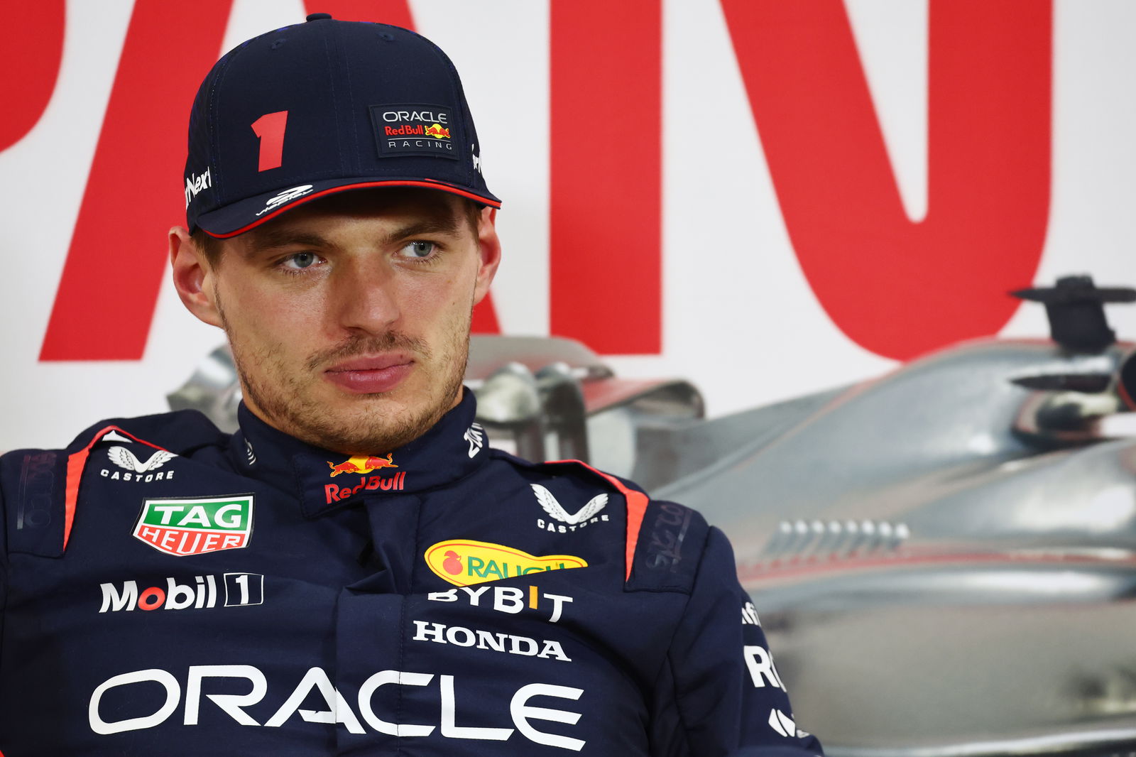 Verstappen blows away rivals with stunning Japan pole ahead of McLarens