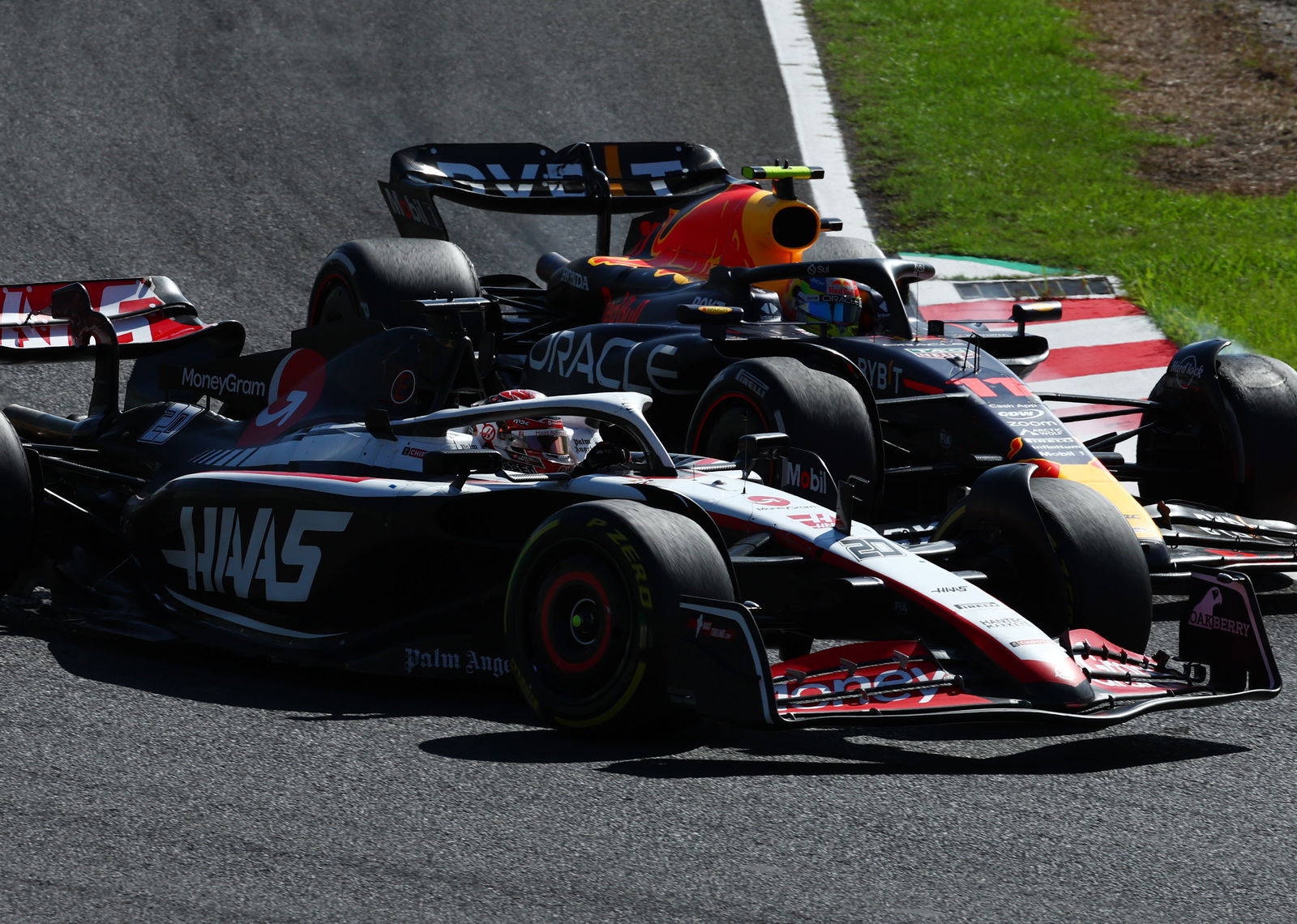 Alonso takes aim at “classic FOM” for “out of context” radio messages