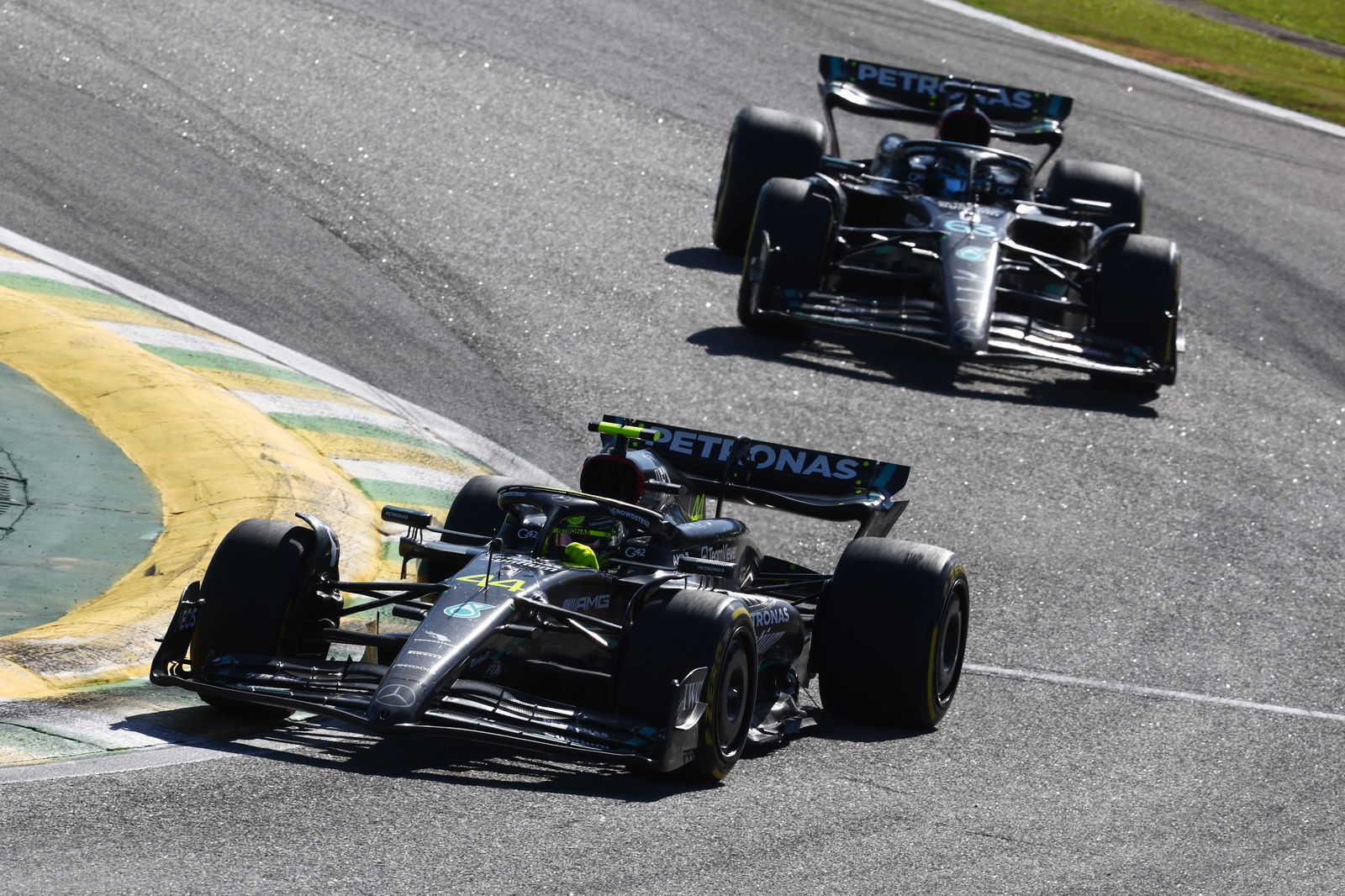 Hamilton calls for Mercedes to ‘figure out’ W14’s ‘inconsistencies’