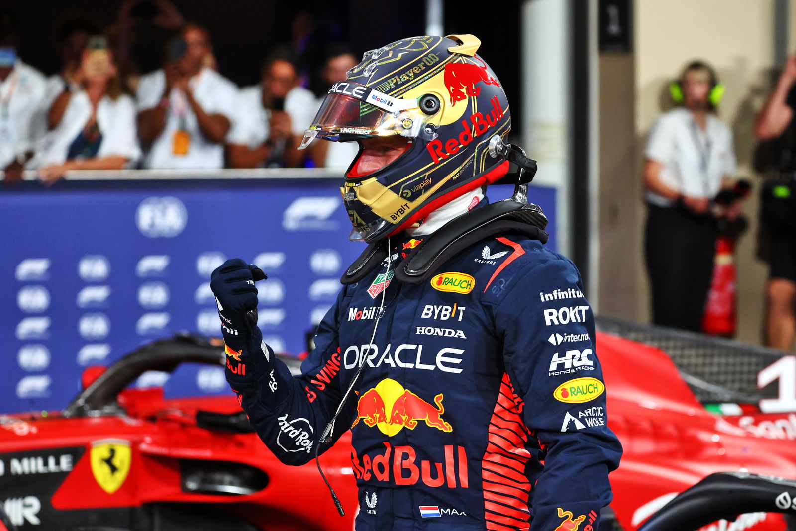 Hamilton adamant something’s wrong with his W14: “We set our cars up the same…”