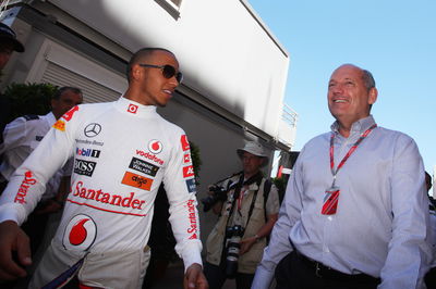 Ron Dennis Dukung Verstappen dalam Pertarungan Gelar