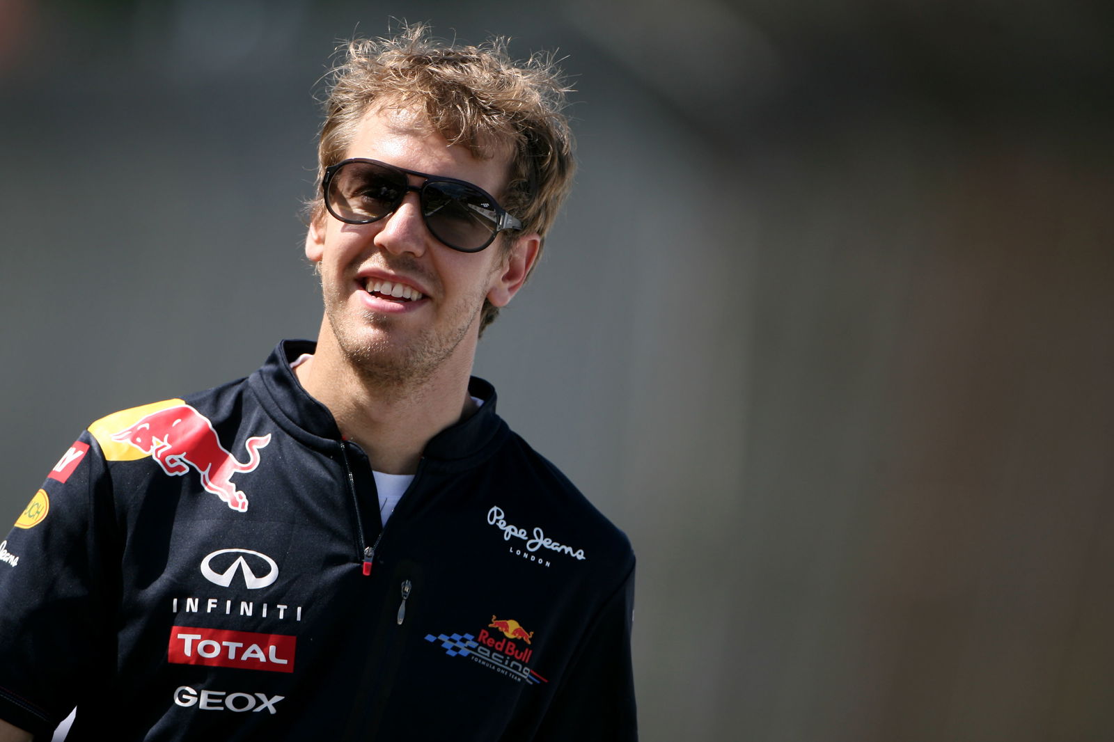Reaksi Gembira Mercedes saat Melihat Lantai Red Bull RB19