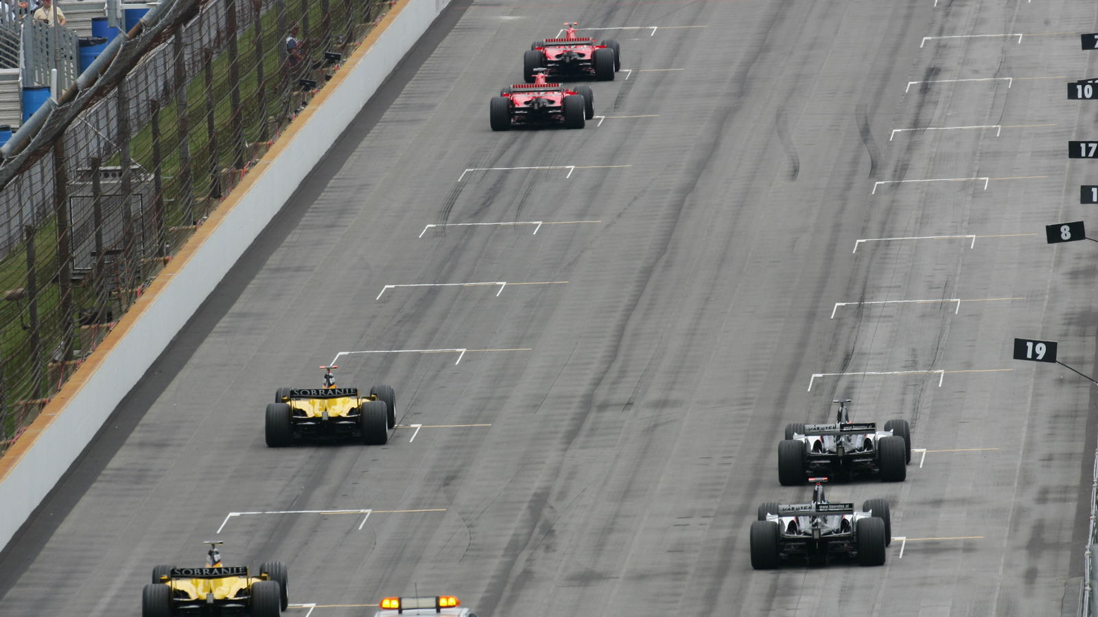 Balapan F1 bisa dilanjutkan dengan kurang dari 12 mobil - Brawn