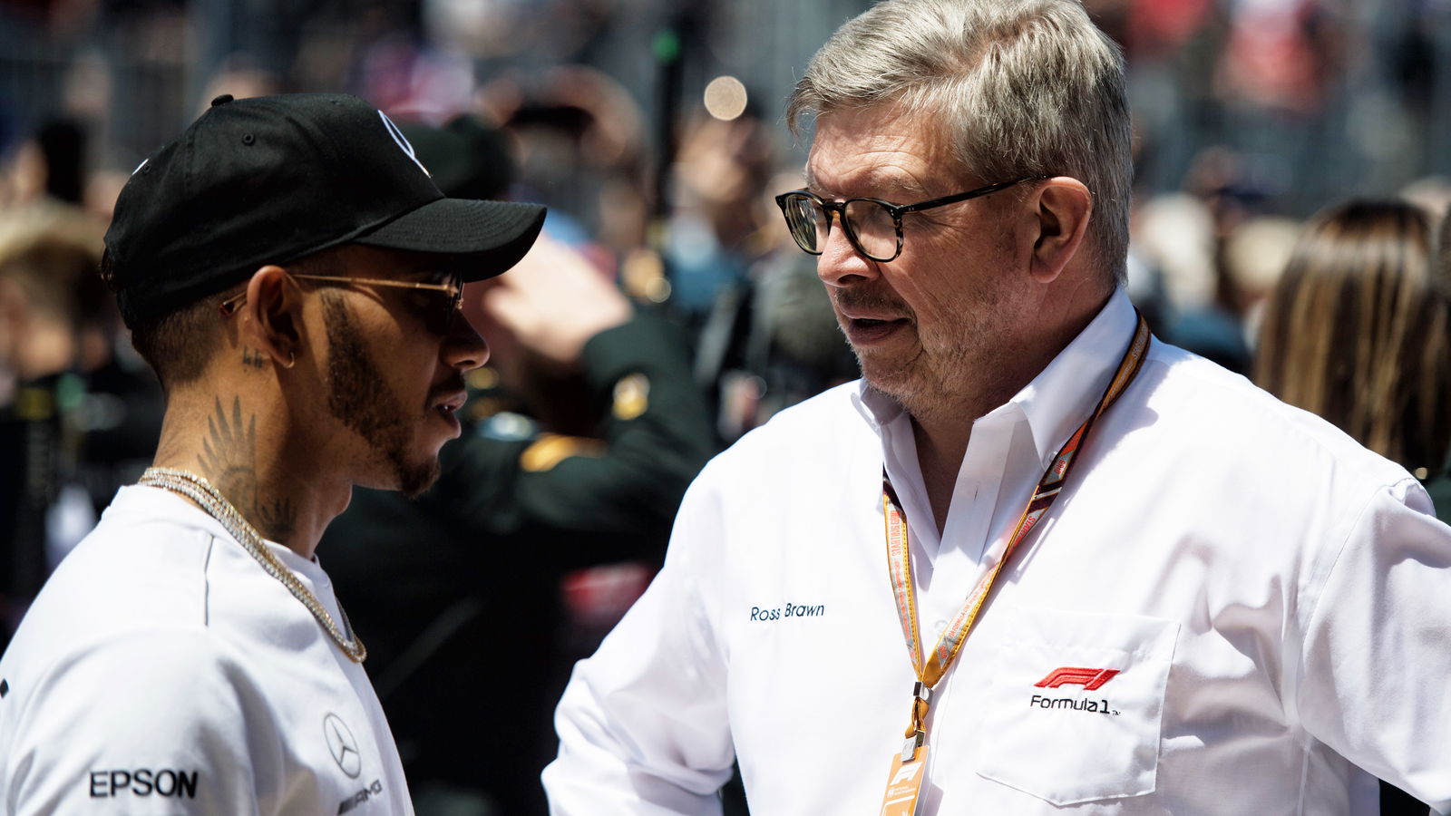 F1 supports Hamilton “completely” in fight against racism