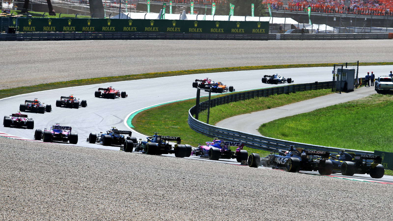Ross Brawn menegaskan F1 merencanakan balapan dengan sundulan ganda
