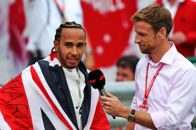 Button Isyaratkan Hamilton Bisa Pensiun Jika Gagal Menang Lagi