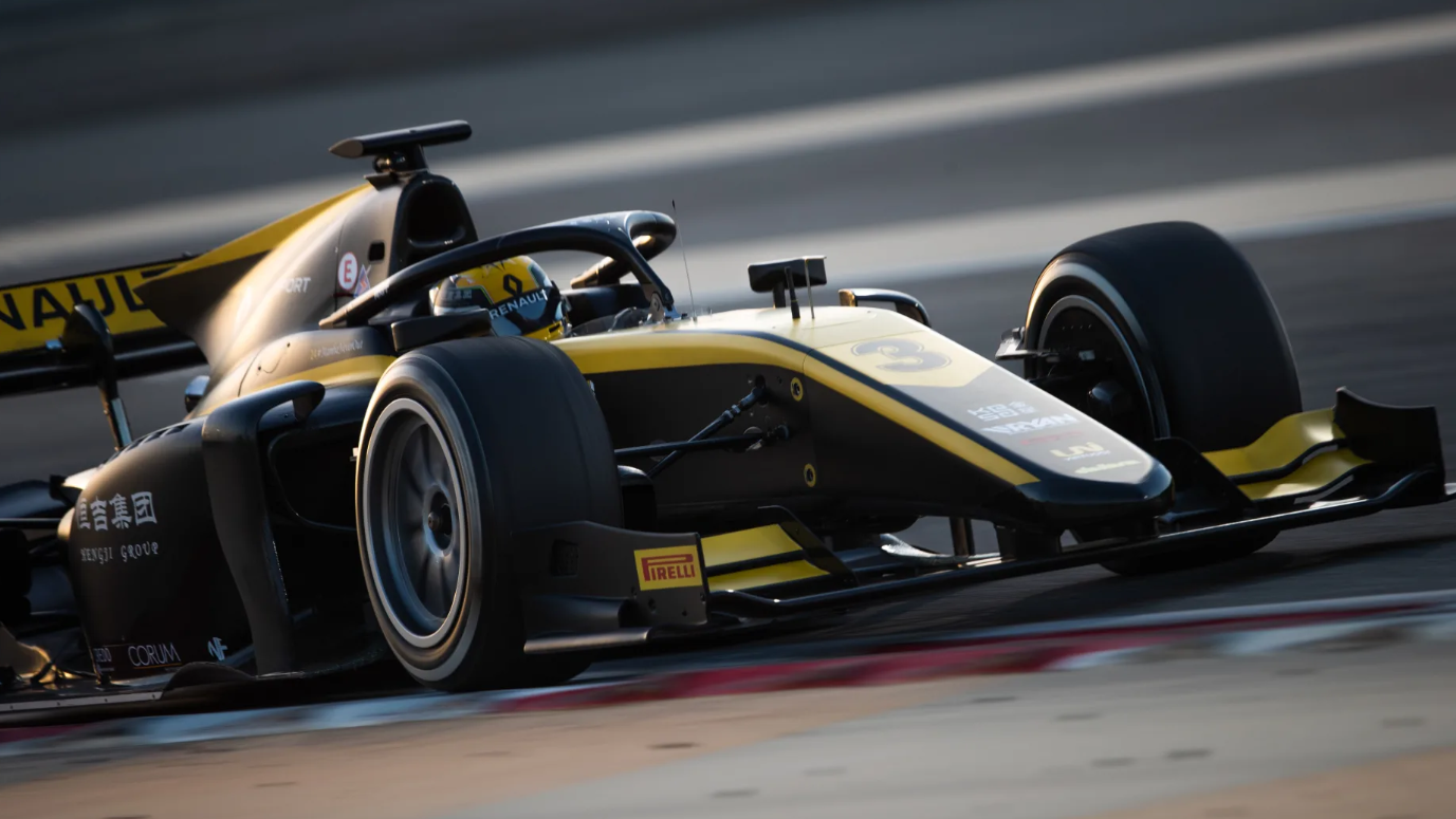 Guanyu Zhou maju ke posisi terdepan F2 di Austria
